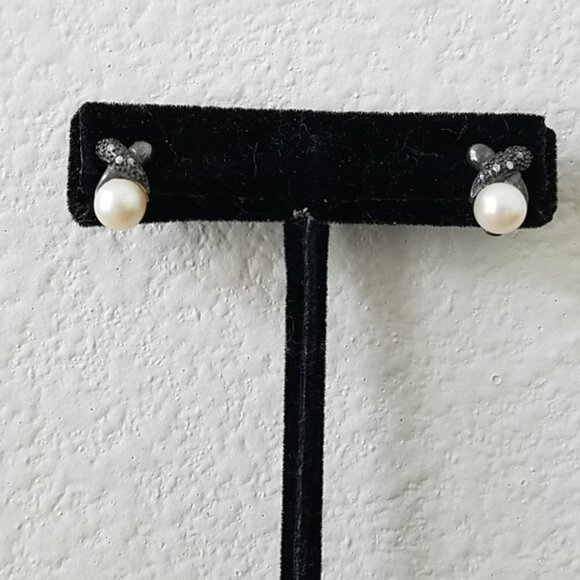 Sterling Silver & Pearl Earrings - Picture 1 of 7